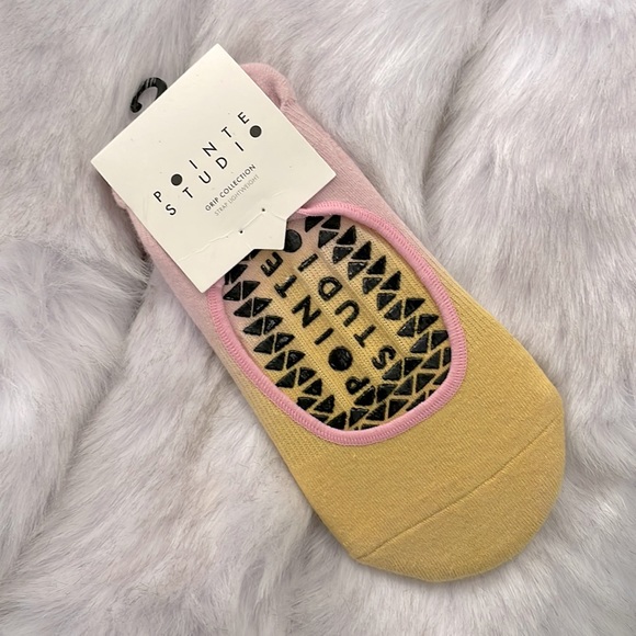 NWT Pointe Studio Grip Collection Barre Socks - Picture 1 of 2